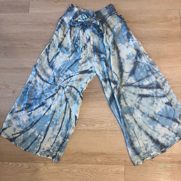 Pants - Tie-Dye Blue Beach Cropped Wide-Leg Pants